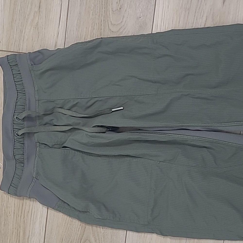 lululemon athletica Dance Green Joggers Size 0 - Picture 5 of 8